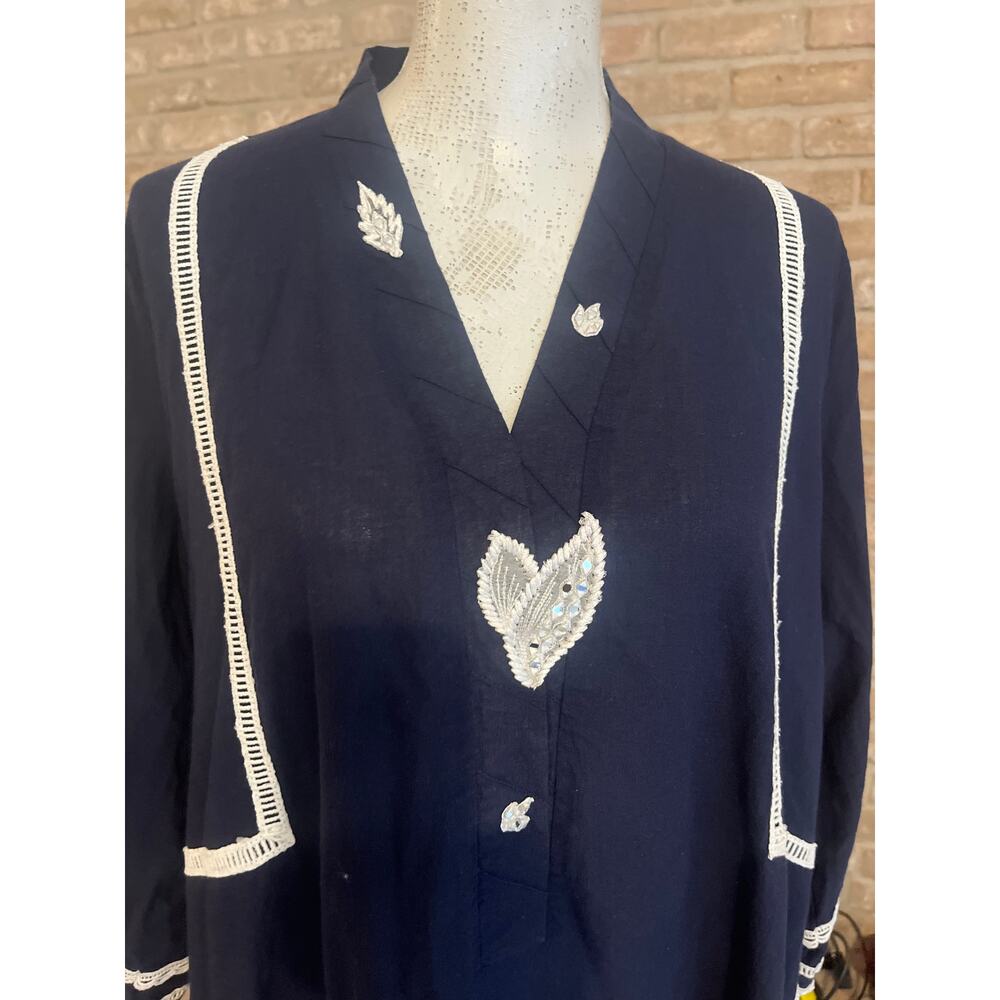 Navy tunic featuring intricate floral lace trim on neckline, hem & sleeves. - Picture 2 of 5